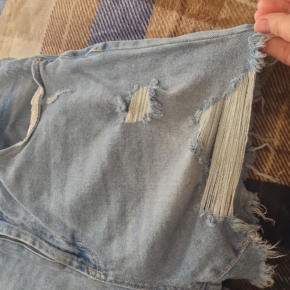 No Boundaries Cut off Jean Shorts 17 Stretchy Distressed - Picture 4 of 5